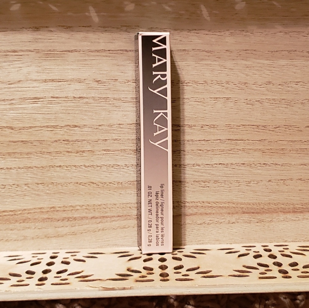 New Mary Kay Lip Liner